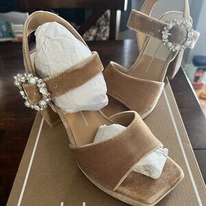 Dolce Vita AMARI Tan/ Champagne Velvet Platform Sandal in 8.5